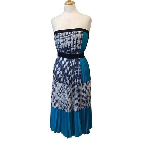 NWT BCBG MAXAZRIA " GEORGETTA"  Strapless Pleated Crepe Dress size Small - Picture 4 of 9